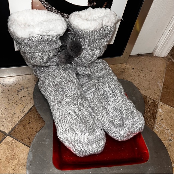 Accessories - Cozy Gray/Cream Lined Slip On House/Lounge Slippers/Socks - Grip on Sole